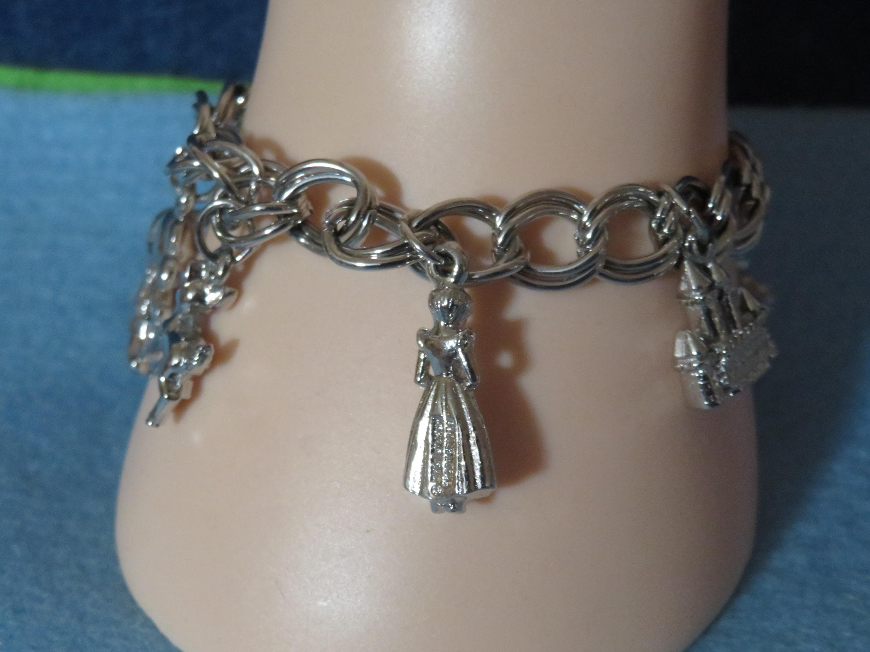 Vintage 1970's Walt Disney Productions Silver Tone Charm