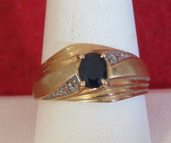 Original 1950 s Mens 10 Karat Yellow Gold Blue Sapphire Pinky Ring