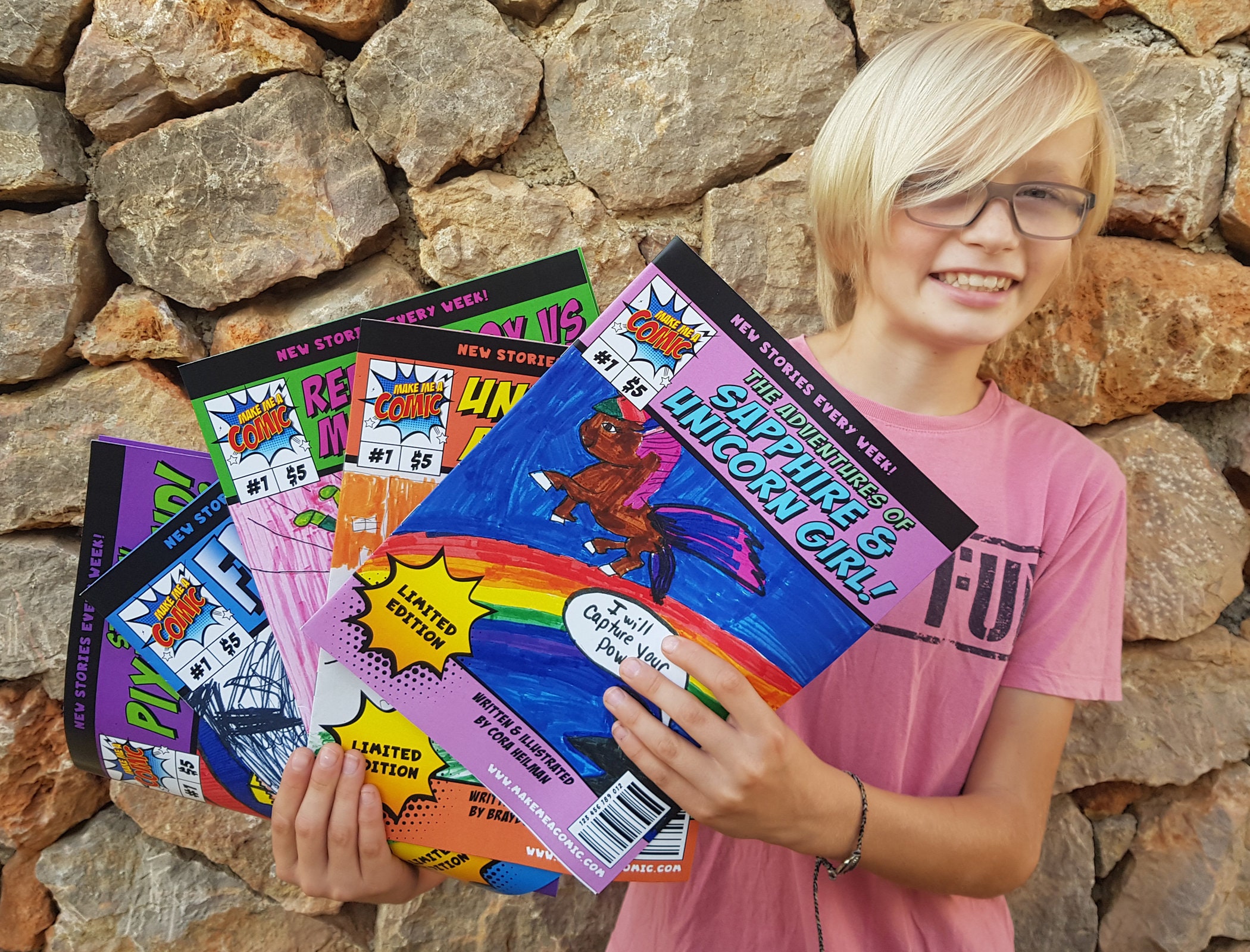 Smarts & Crafts Unisex Make Your Own Comic Book Studio Kit, 33 Pieces,  Unisex, Kids & Teens 