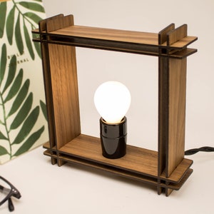 The #LAMP No. 1 walnut – Minimalistic dimmable table lamp – Square hashtag frame – LED globe included