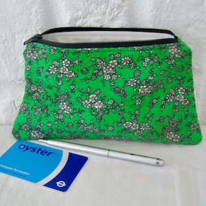 Pochette en cordelette verte recyclée faite main