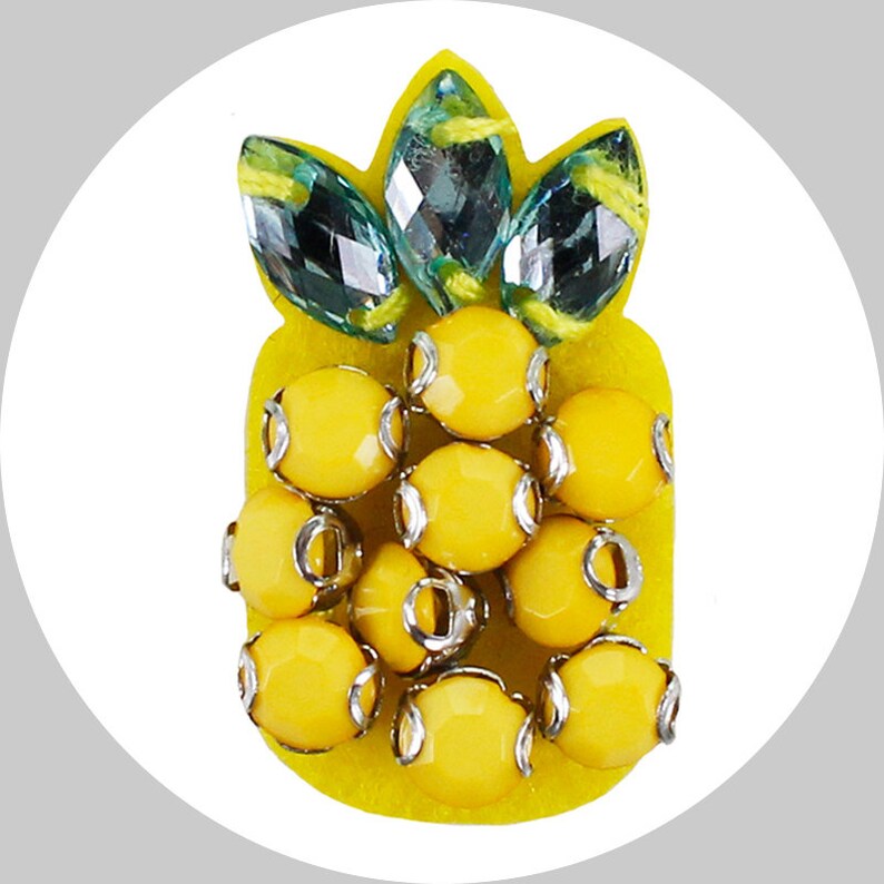 Pineapple Beaded Patches Ananas Fruits Rhinestone Brooch Applique DIY Handmade Badge Sew On Clothes Hat Shoes Bags Garment Accessories BG214