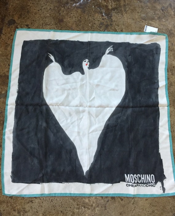 moschino larioseta scarf