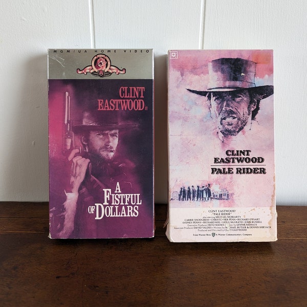Deux films VHS de Clint Eastwood Pale Rider et A Fistful of Dollars
