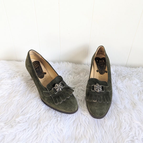 Original 1970er Jahre Ober Ofterr Trachten Wildleder Kiltie Pumps mit Dekorativer Schnalle