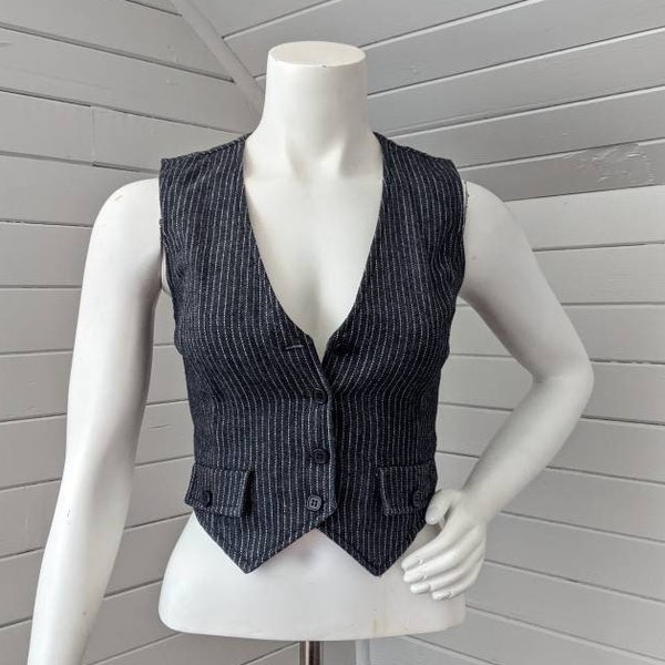 Vintage 1970s Pin Stripe Grey and White Wool Vest 1970s Fashions Top Button Up Square Buttons Tamaño 7 Pinstripe Sleeveless