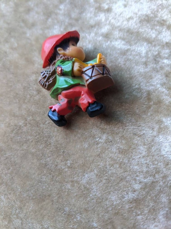 Vintage 1970s Little Drummer Boy Brooch Festive C… - image 10