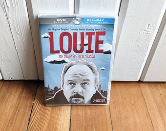 Louie: Season 1 (Two-Disc Blu-ray/DVD Combo in DVD Packaging)