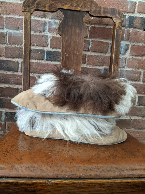 Adorable Vintage 1960s Furry Lambskin Slippers Cu… - image 6