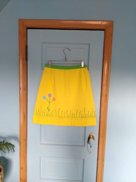 1970s Skorts Yellow Embroidered Daisy Skort Skirt… - image 6