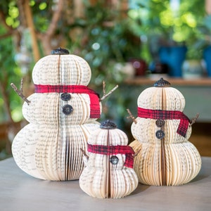 Muñeco de nieve con libro - Decoración navideña - Decoración navideña - Regalos navideños - Intercambio de libros - Decoración de invierno - Regalo para el maestro - Regalo para mamá