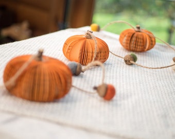 Book Pumpkin Cutie Garland with Felt Acorns-Fall Decor-Thanksgiving Table Decor-Thanksgiving Decor-Fall Pumpkin-Autumn Decor