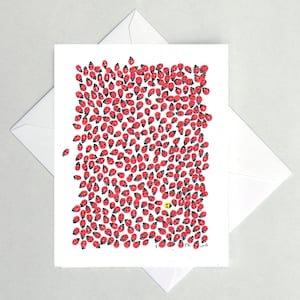 Peut inclure: Une carte blanche avec un motif de coccinelles noires et rouges. Il y a beaucoup de coccinelles, toutes orientées dans la même direction, sauf une coccinelle jaune au centre de la carte. La carte est signée "PK 10-16".
