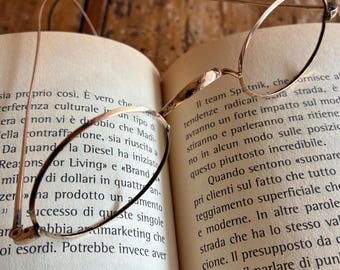 Antieke brillen uit de late 19e eeuw in 14-karaats goud | Rond montuur met kabelpootjes | Studio Glasses collectie