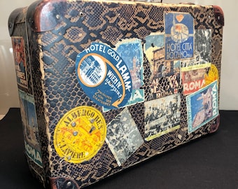 Vintage cardboard travel case, briefcase, python effect, tourist location labels, leather details, early 1900s, Italy