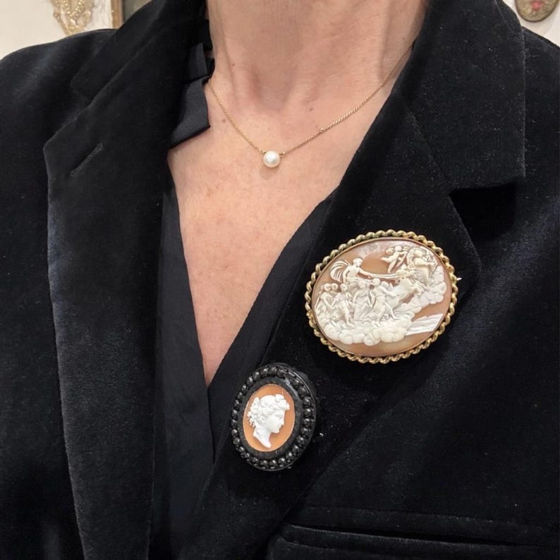 Victorian Sardonyx Shell Cameo Brooch with Whitby Jet Frame – Late 19th Century Vintage Brooch, Geometric Gothic Revival image 9
