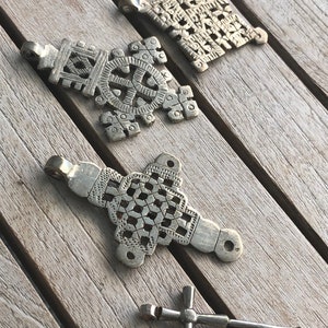 Vintage Coptic Cross Amulet – Silver Alloy Ethiopian Pendant, Early 1900s, Aksum / Lalibela – Unique Artifact