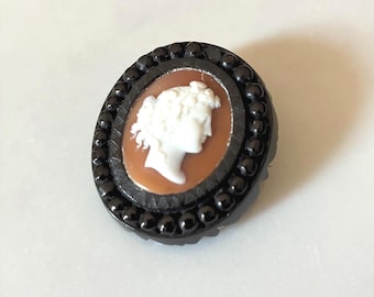 Victorian Sardonyx Shell Cameo Brooch with Whitby Jet Frame – Late 19th Century Vintage Brooch, Geometric Gothic Revival