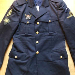 Military Uniform Jacket, Officer&#39;s Jacket, collectible Militaria, air force, navy blue, gold buttons, vintage &#39;60s/&#39;70s, size 46/48 Italy
