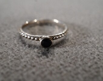Vintage Art Deco Style Sterling Silver Genuine Black Onyx Scrolled Band Ring Size 6 Jewelry K