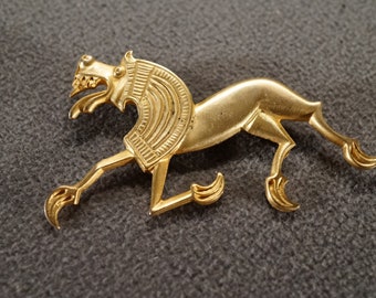 HERALDIC LION PIN or Brooch Art Deco Gold tone Vintage