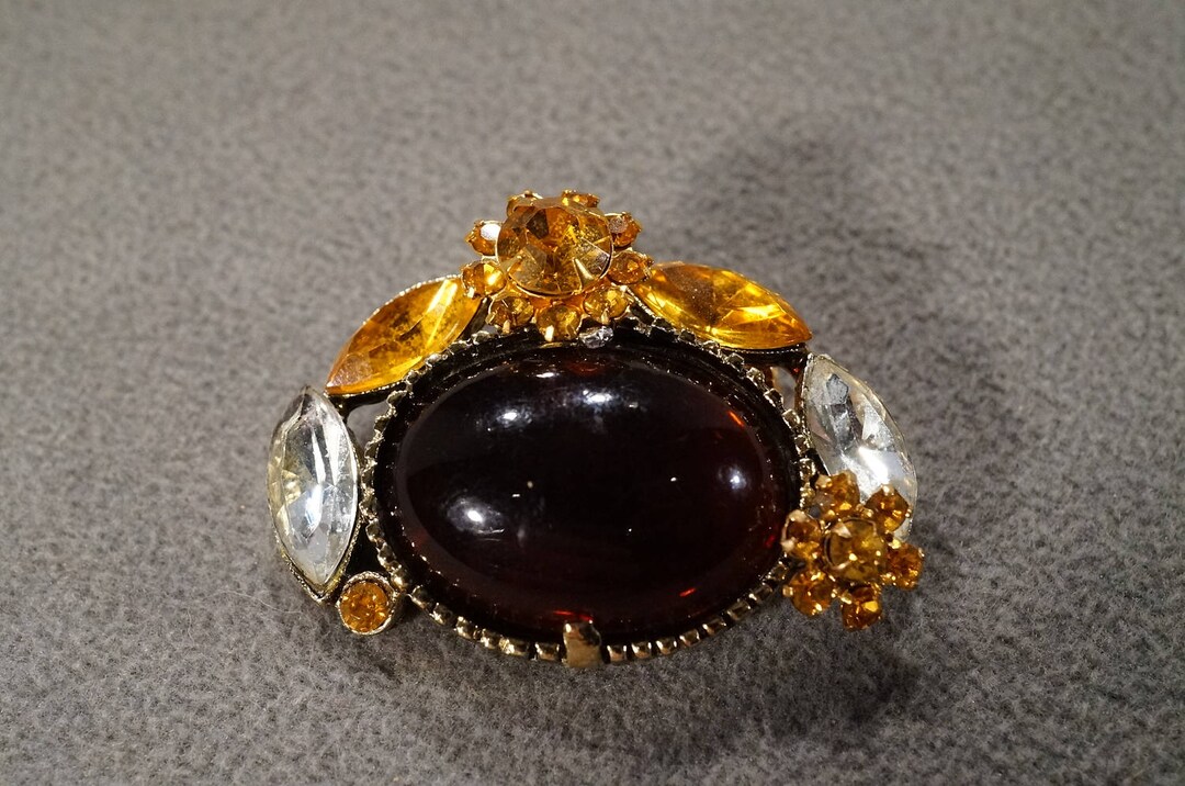 Vintage Art Deco Style Yellow Gold Tone Glass Stone