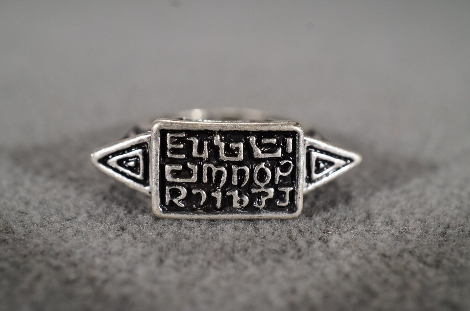 Vintage Antique Silver Tone Fashion Ring With Foreign