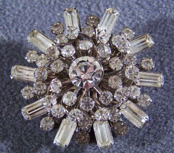 Vintage fancy Multi rhinestone bold round pin bro… - image 1