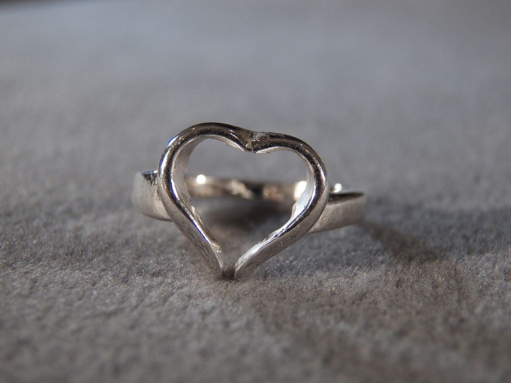 Vintage Sterling Silver Open Floating Heart Ring, Size 8 Jewelry