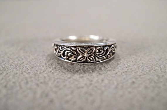 Vintage Sterling Silver Detailed Etched Flower De… - image 1