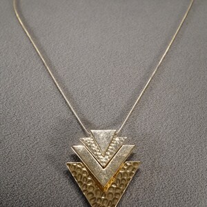 Vintage Art Deco Style Yellow Gold Tone Triangular Dangle Pendant Necklace Jewelry   K#88