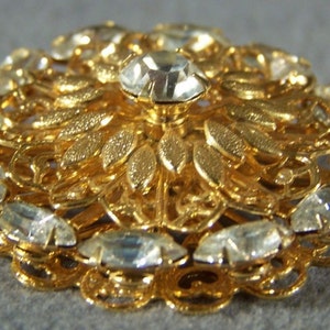 Vintage Yellow Gold Tone Round Fancy filigree rhinestone bold round pin brooch Jewelry **RL