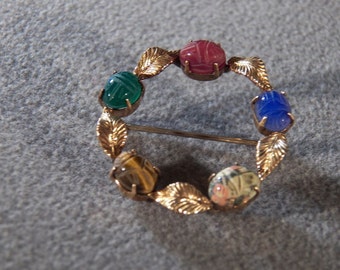 Vintage 12 K Yellow Gold Filled 5 Oval Fancy Carved Scarab Lapis Carnelian Green Jade Tigers Eye Striated Agate Circle Pin Brooch    **RL