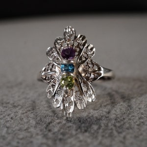 vintage sterling silver statement ring with amethyst, peridot and blue topaz stones set in filigree setting, size 8  **M3