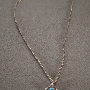 Vintage Southwestern Style Silver Tone Faux Turquoise Oval Pendant Line Link Necklace Jewelry   K#27