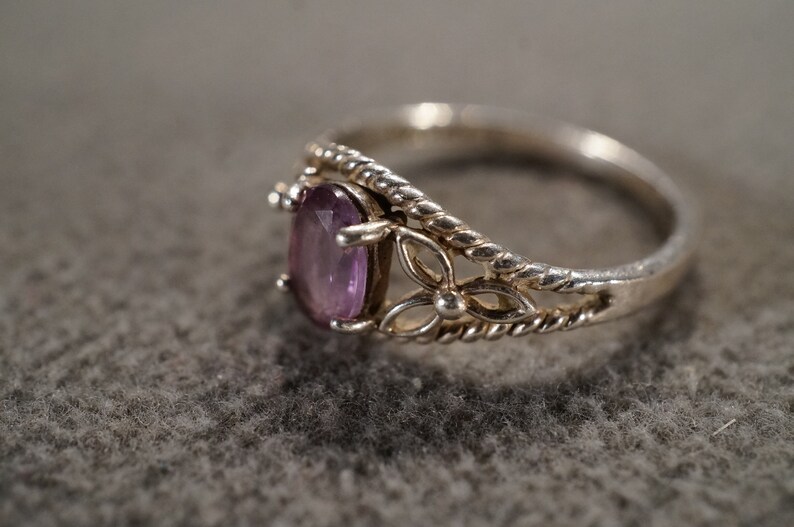 size 8 **M12 vintage sterling silver statement ring with oval faceted purple amethyst in a scrollwork and rope design setting