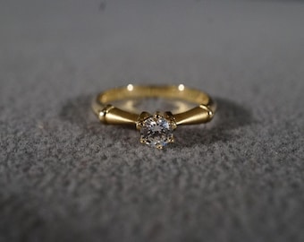 Vintage 14 K Yellow Gold Round Cubic Zirconia Fancy Wedding Engagement Band Ring, Size 7.5     **RL
