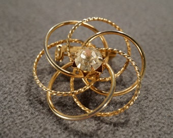 Vintage Art Deco Style Yellow Gold Tone Rhinestone Glass Stone Scrolled Round Pin Brooch Jewelry   K#35