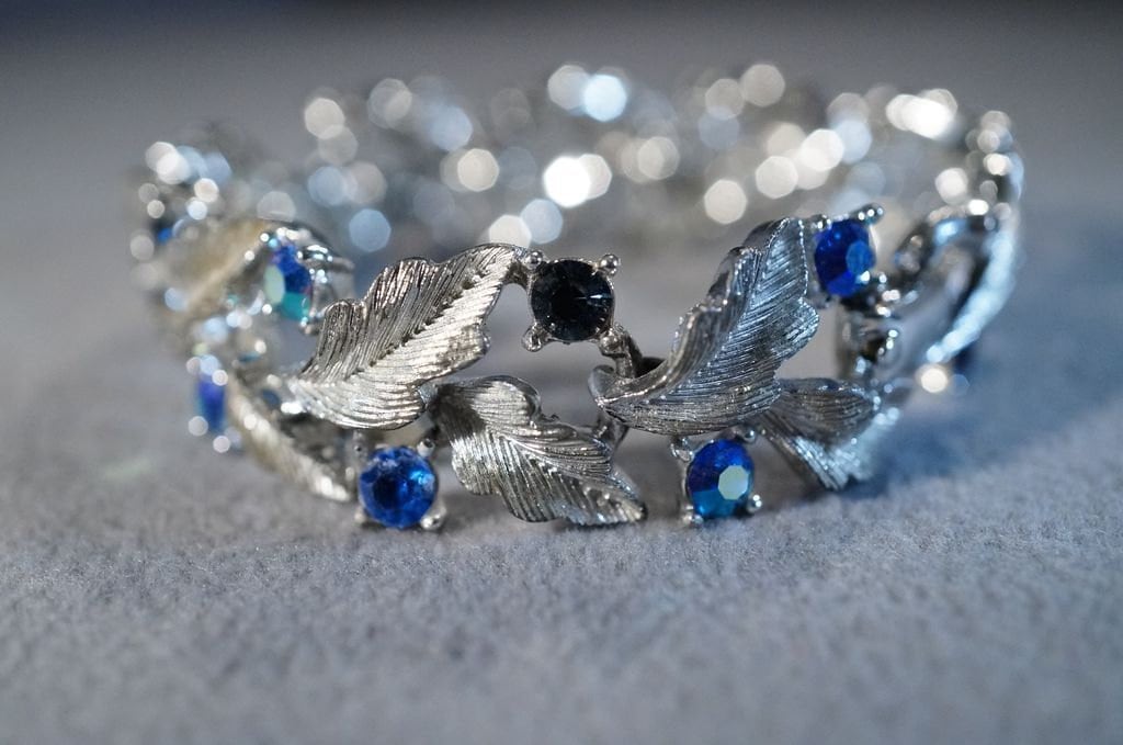 Vintage Designer Signed Lisner Multi Round Blue Aurora Borealis