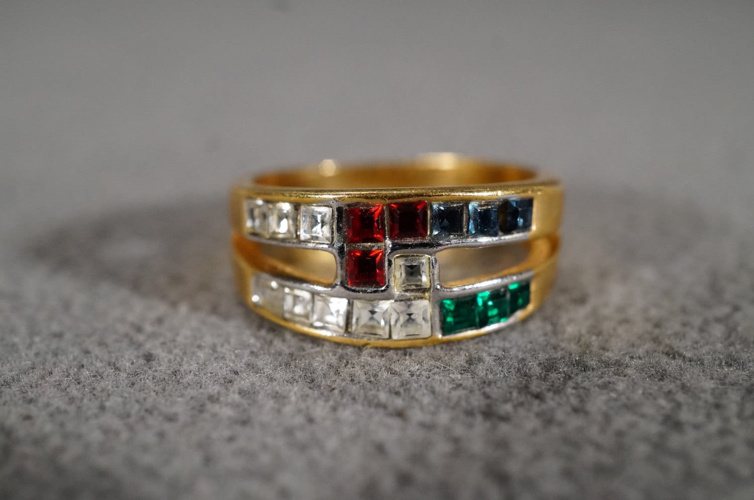 Vintage Gold Tone Fashion Ring With Double Band and Multi Vintage Gold Tone Fashion Ring With Double Band and Multi