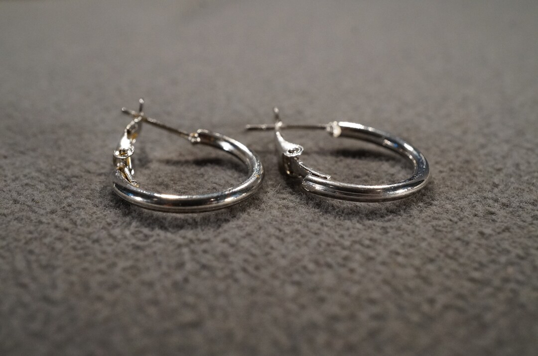 Vintage Art Deco Style Silver Tone Round Hoop Design