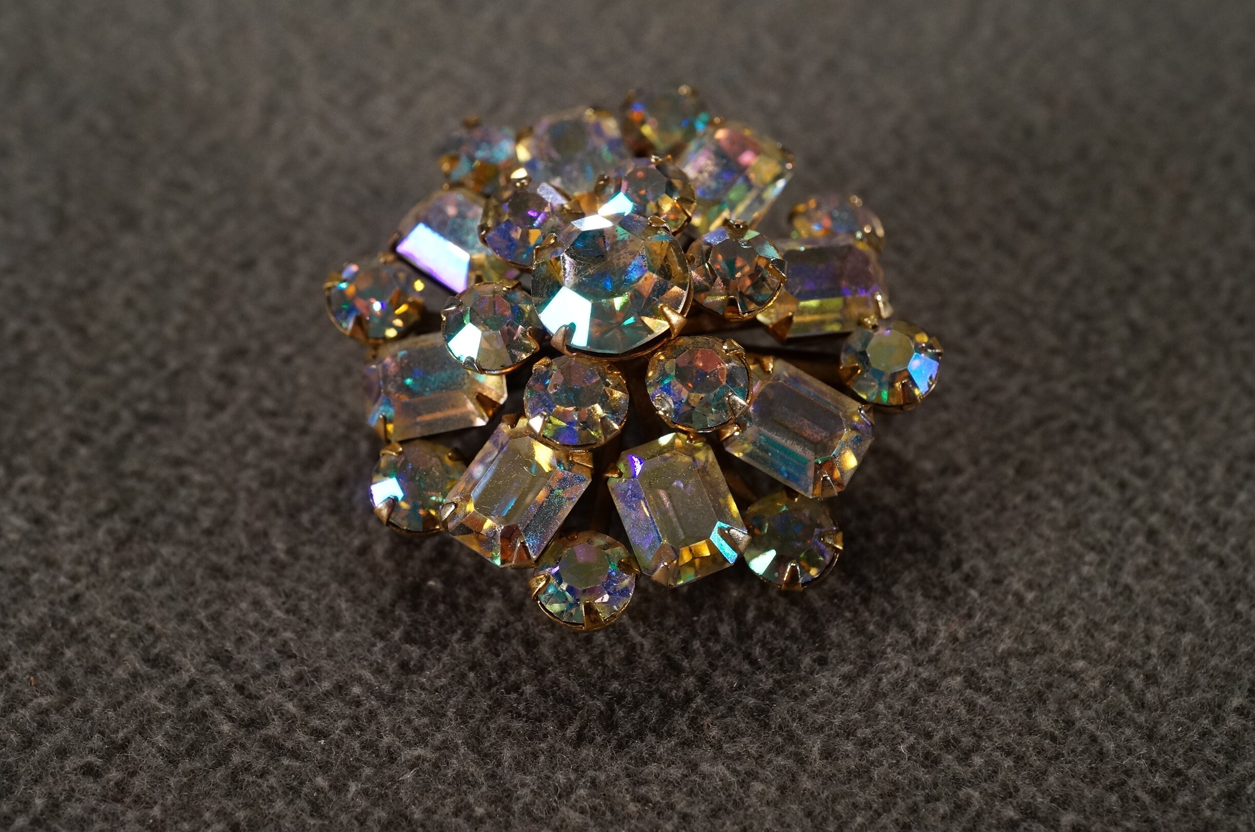 ボールカットオーロラ ガラス ヴィンテージ ブローチ 硝子 Vintage Art Deco Style Yellow Gold Tone Rhinestone Glass