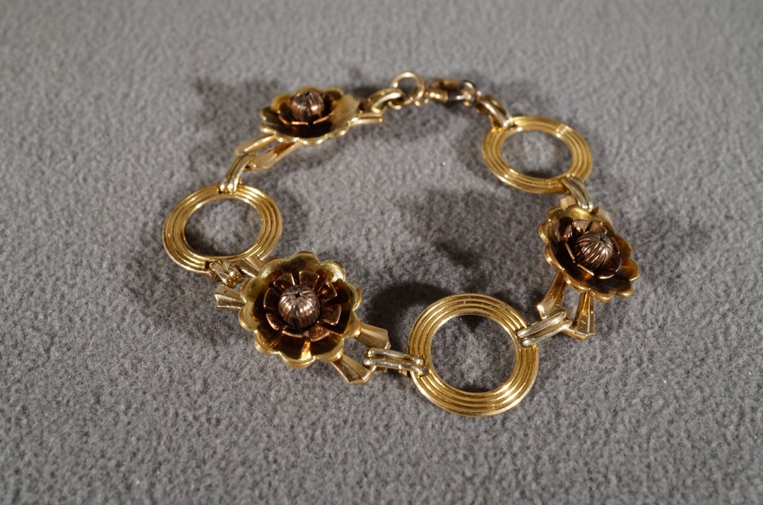 Vintage Gold Tone Mid Century Floral Brushed Panel Link Leaf