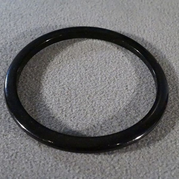 Vintage Jet Black Bakelite Smooth Domed Bangle Bracelet       **RL