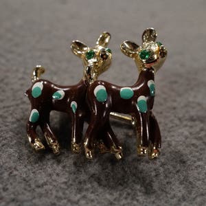 Vintage Art Deco Style Silver Tone48 Enameled Reindeer Design Pin Brooch Jewelry -#K48