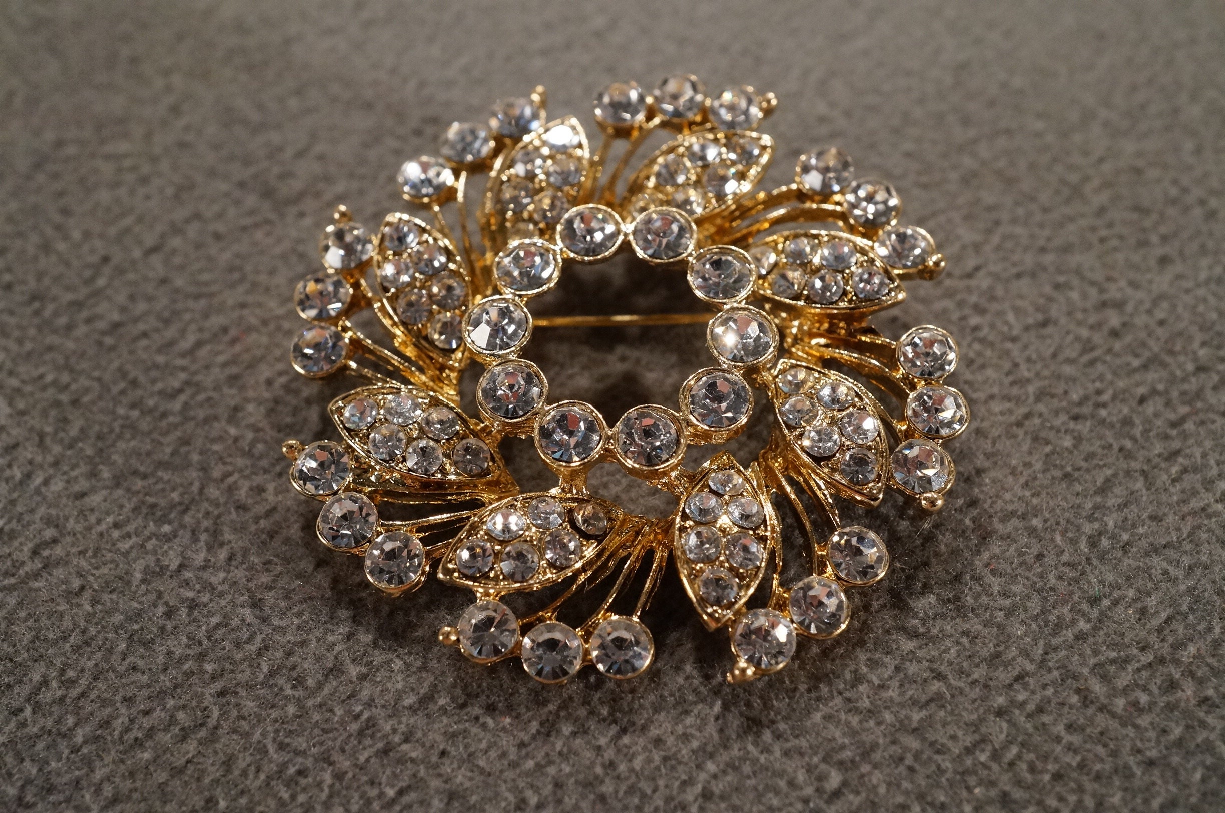 Vintage Art Deco Style Yellow Gold Tone Rhinestone Glass Vintage Art Deco Style Yellow Gold Tone Rhinestone Glass