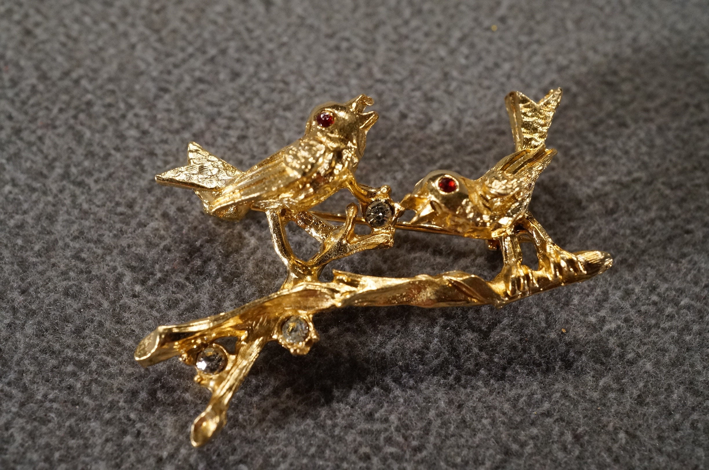 Vintage Art Deco Style Yellow Gold Tone Bired Design Rhinestone