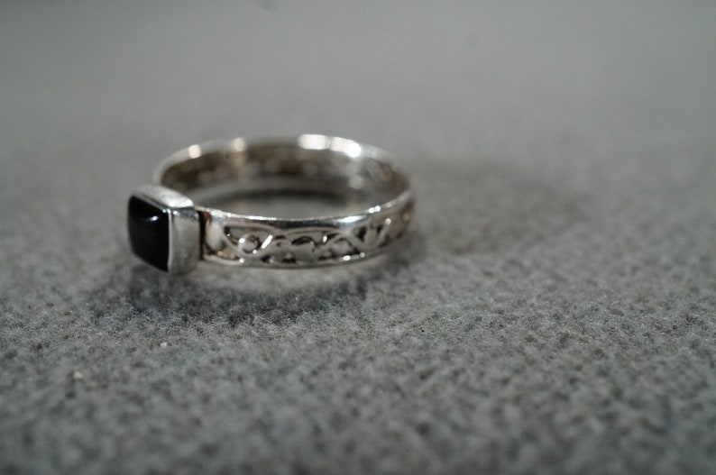 Vintage Art Deco Style Sterling Silver Genuine Black Onyx Scrolled Band Ring Size 6 Jewelry K