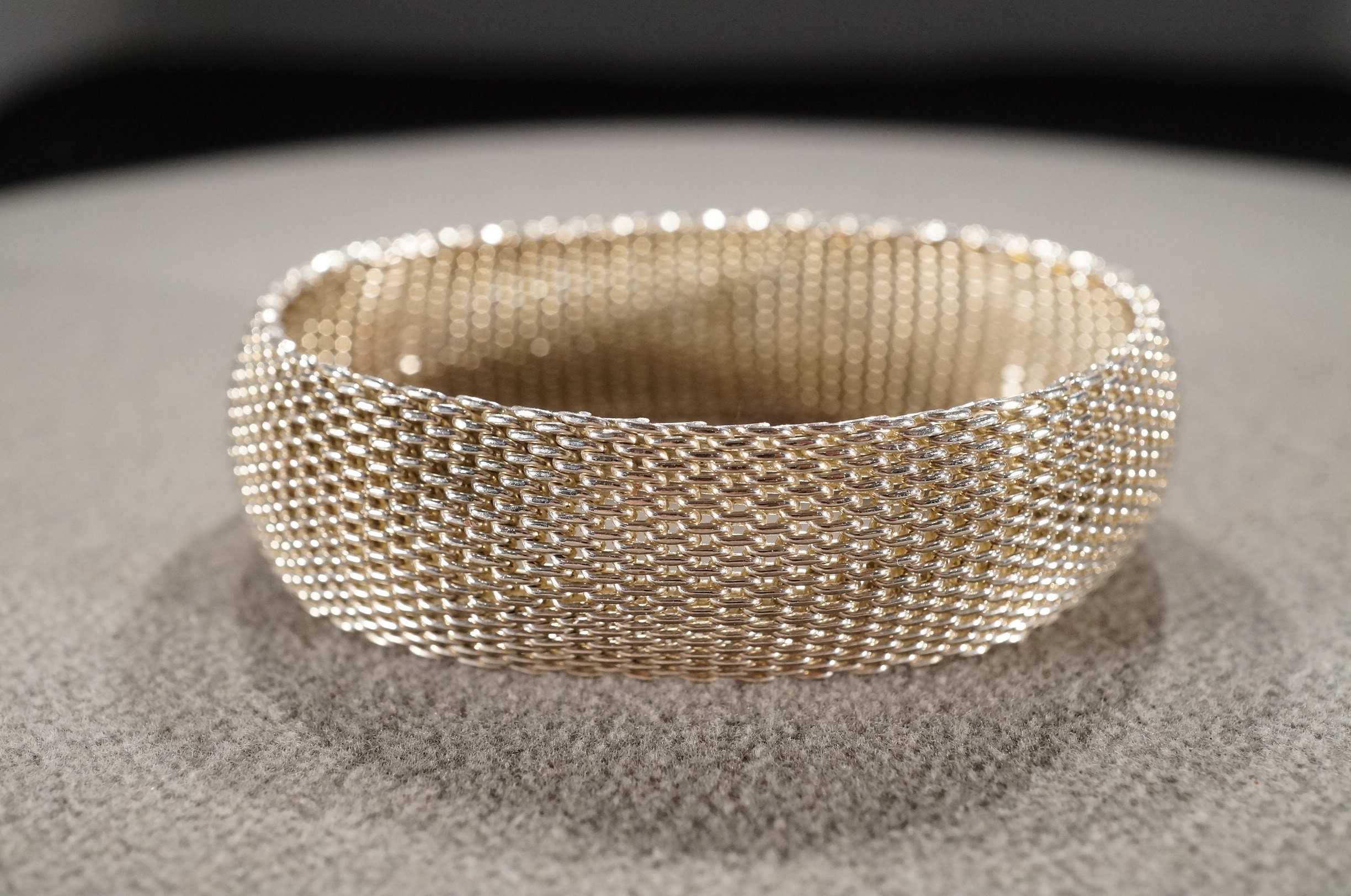 Vintage Art Deco Style Silver Tone Mesh Design Expandable Bangle Bracelet Stackable Jewelry    K#12