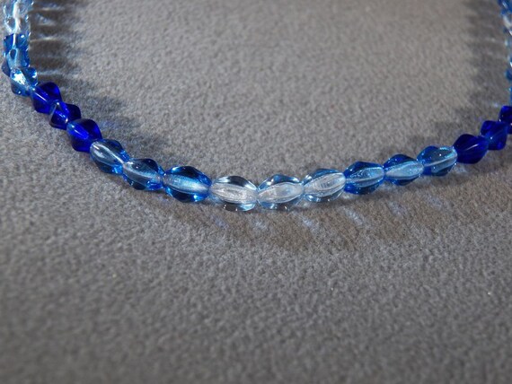 Vintage Shades of Blue Glass Beaded Necklace, A T… - image 3